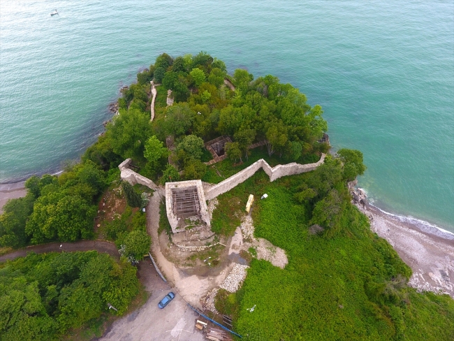 Ceneviz Kalesi'nde, restorasyon çalışmaları yeniden başlıyor